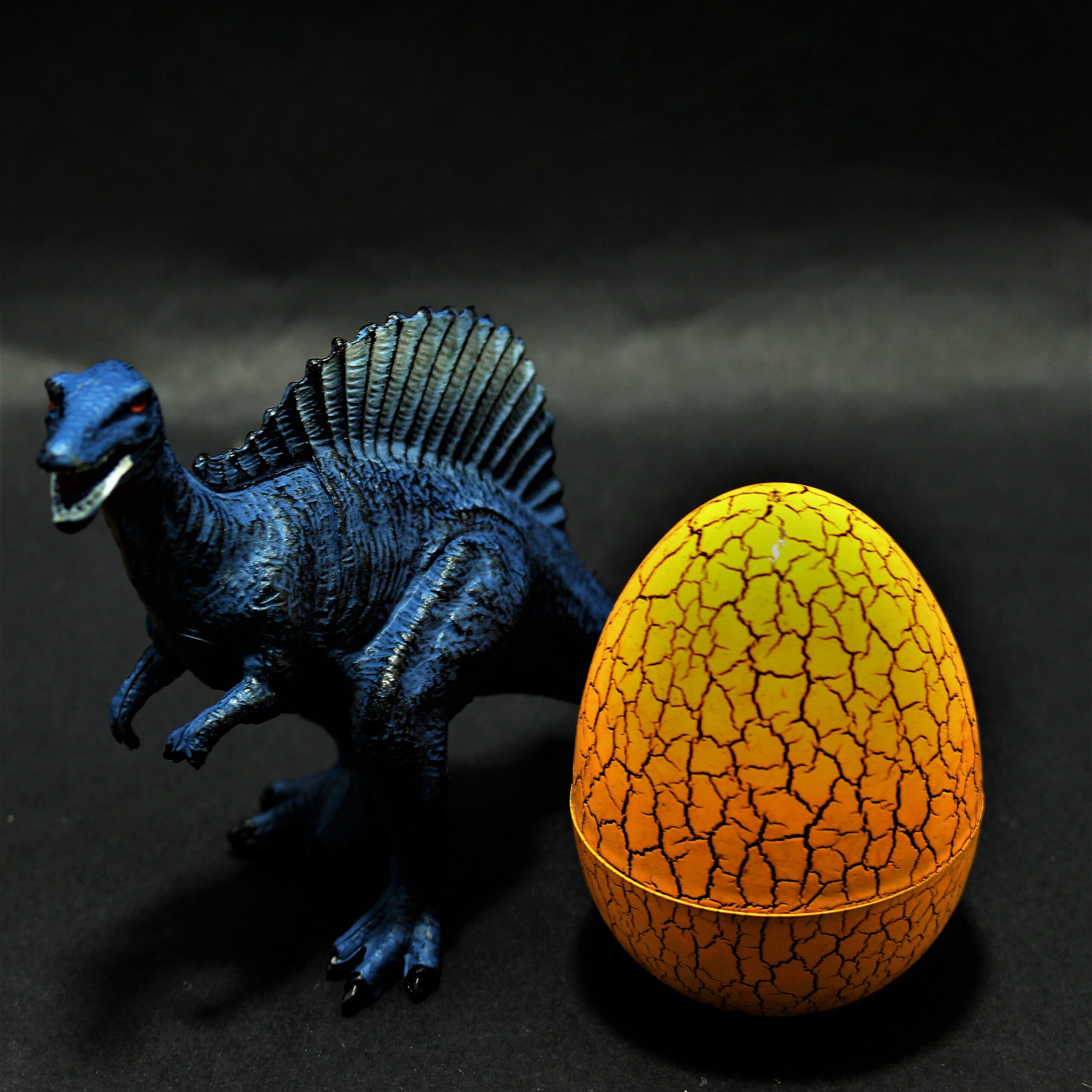 Dinosaurio con huevo - Imagen 2