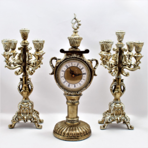 Reloj con 2 Candelabros en Poli resina