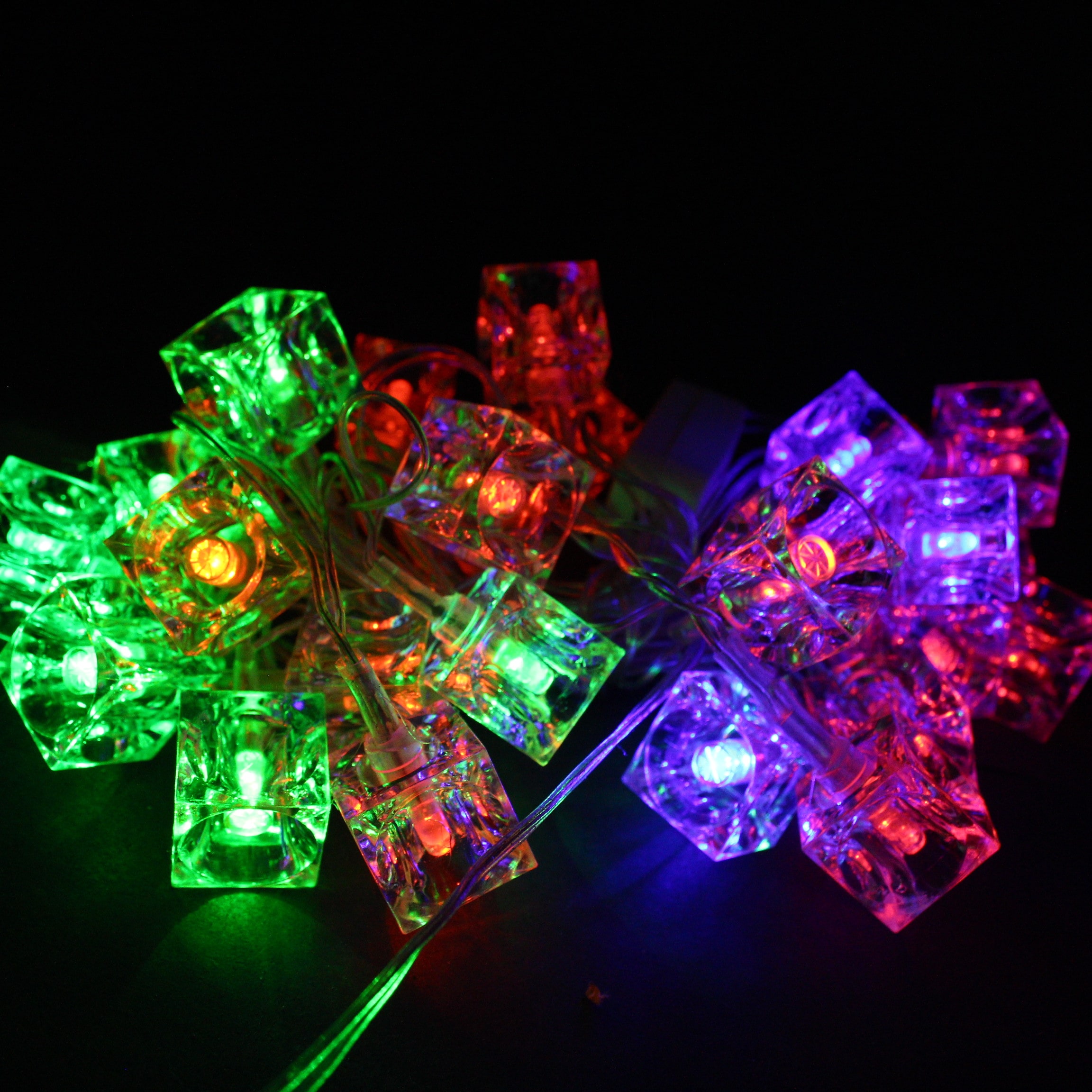 LUZ NAVIDEÑA FORMA CUBO MULTICOLOR - Imagen 2