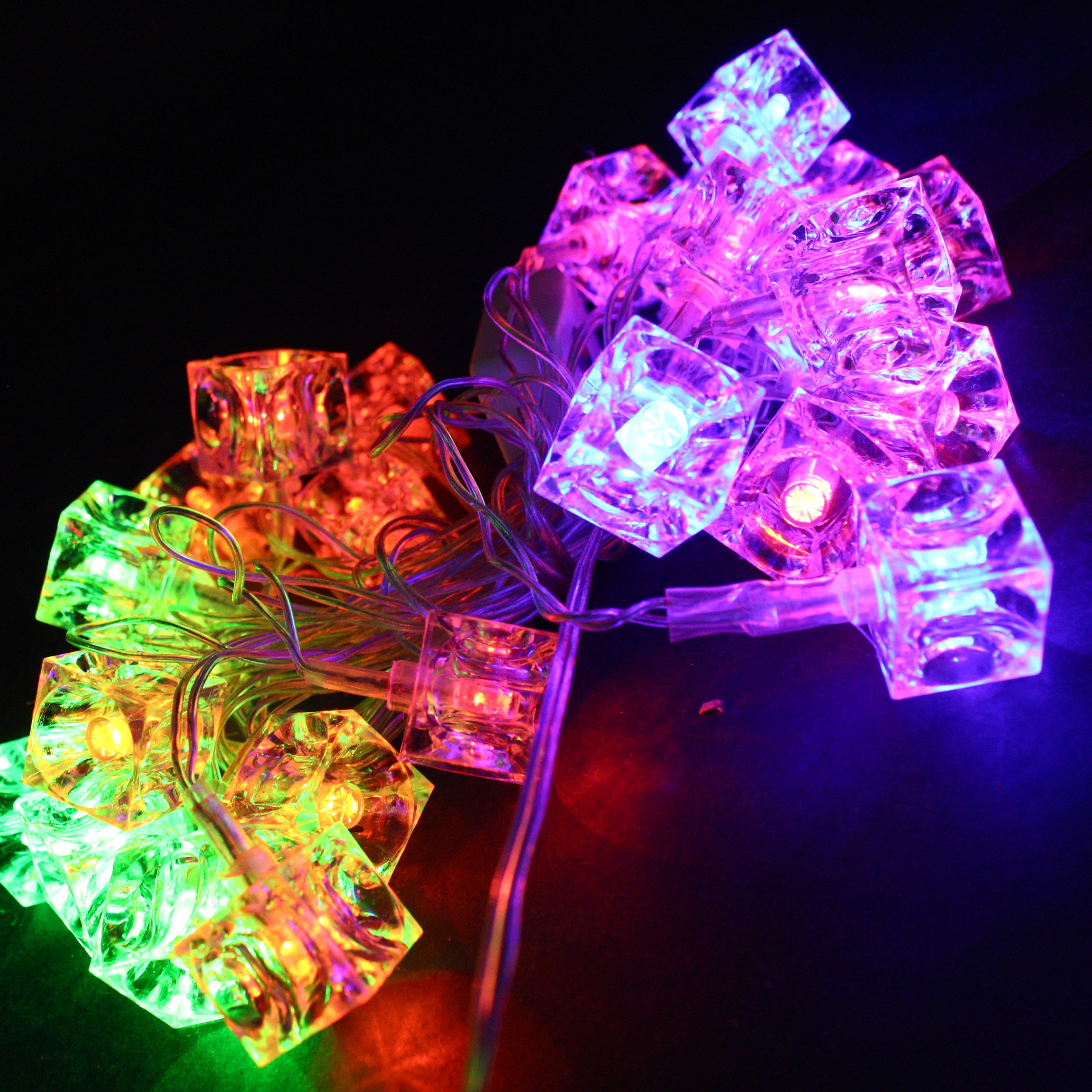 LUZ NAVIDEÑA FORMA CUBO MULTICOLOR - Imagen 3